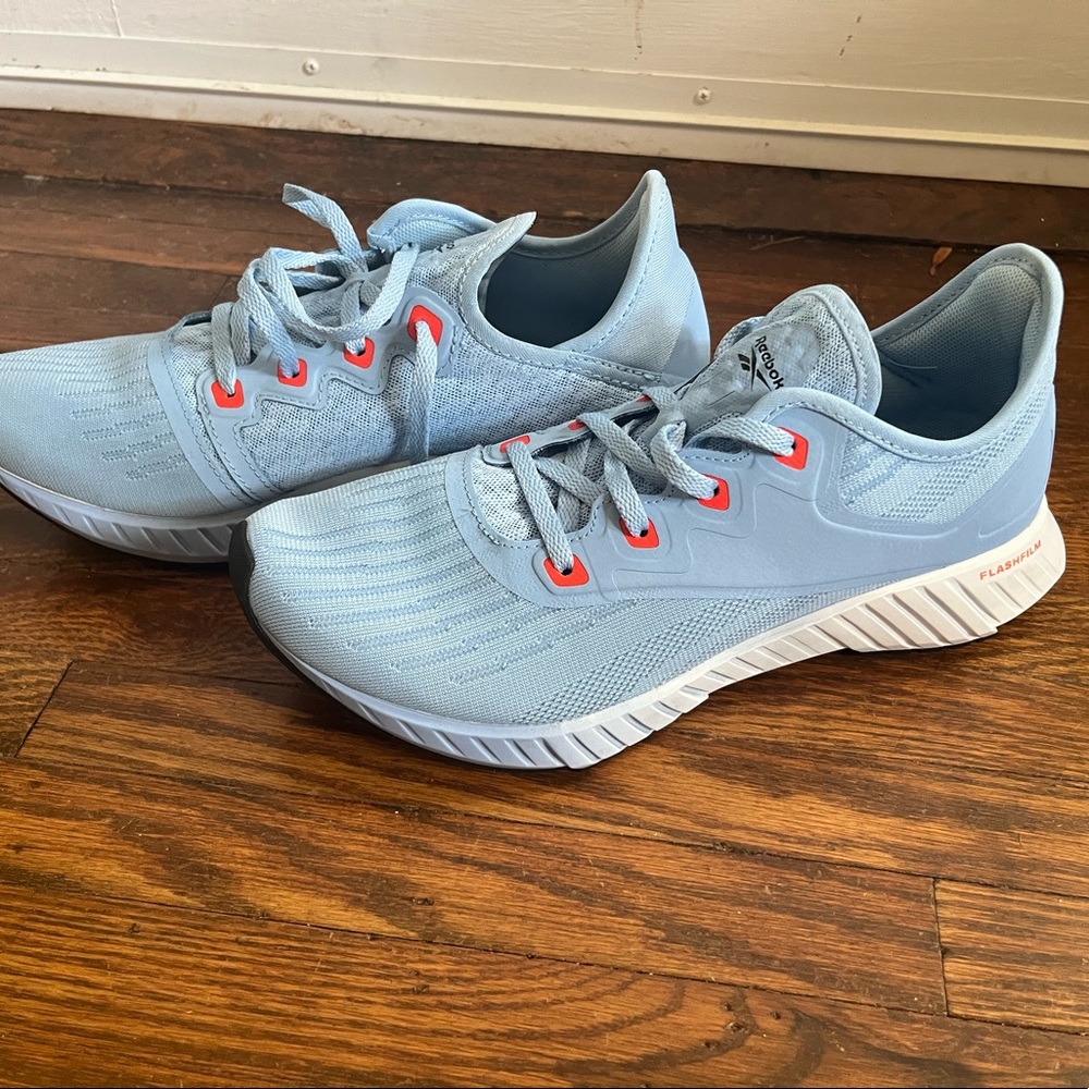Reebok Womens size 7.5 Flashfilm 2.0 light blue